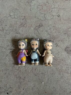 Small Pets Cute Figurine Plush Outfit Toy - Purple, Black, Beige